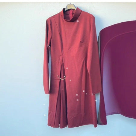 Langarmkleid mit Rundhalsausschnitt und Faltenrock