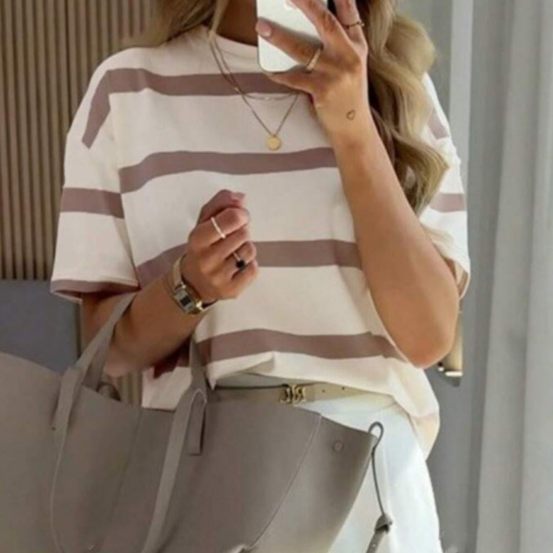 Kurzarmshirt mit Streifenmuster und Rundhalsausschnitt