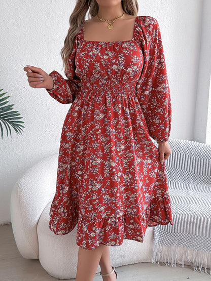Kleid mit floralem Muster und Bindegürtel